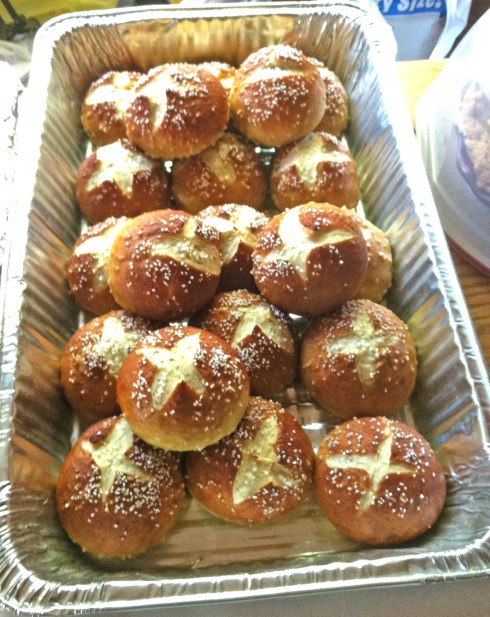 Pretzel-Rolls1